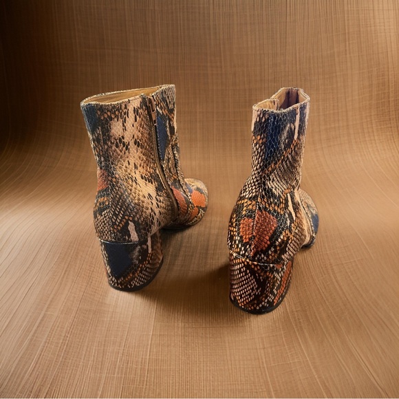 Fall & Winter Fantasy Boot - Picture 11 of 15